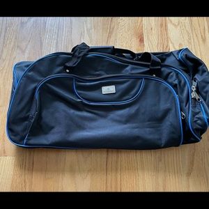 NWOT Luggage Adventure 28" Drop-Bottom Rolling Duffle